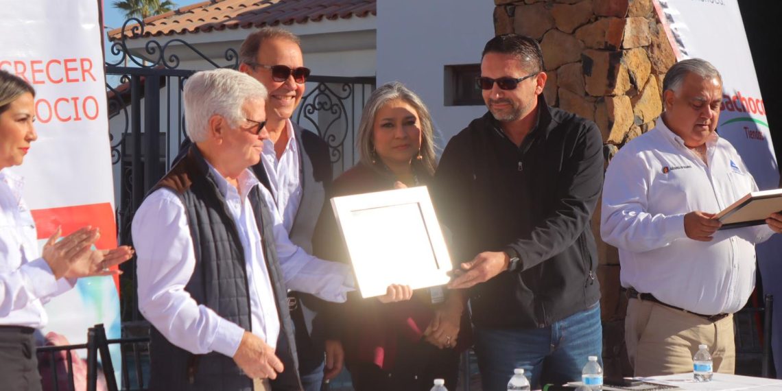 Facilita SEDECO y empresa Bachoco la generación de oportunidades de crecimiento a empresarios y empleos en Cajeme