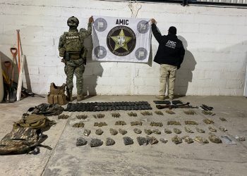 Asegura AMIC y SEMAR armas y equipo táctico en Caborca