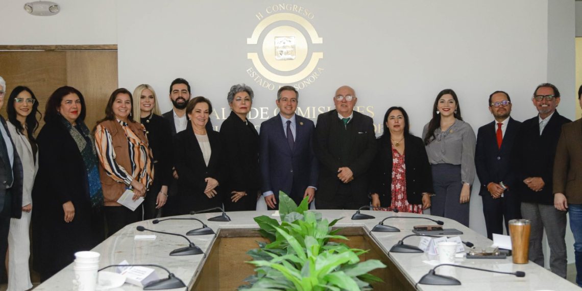 Recibe el Congreso de Sonora al Auditor Superior de la Federación