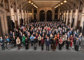 Sheinbaum se reúne con embajadores y cónsules de México: ‘Nuestros hermanos migrantes tienen nuestro apoyo’