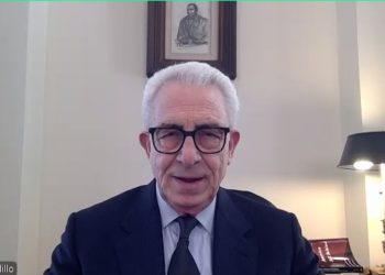 Manda un ‘caudillo oculto’ en Palacio, afirma Zedillo