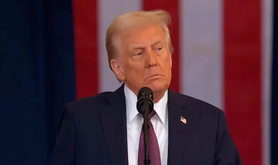 Deportaciones masivas y declarar terroristas a los cárteles, las primeras acciones de Trump en EU