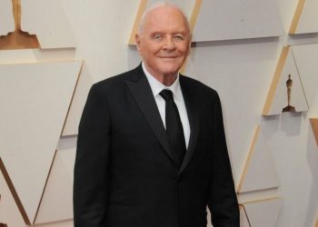Tiene Anthony Hopkins 49 años de sobriedad