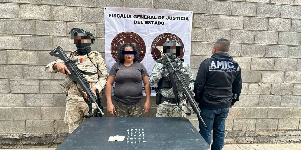 Detienen a mujer en posesión de droga tras cateo en Hermosillo