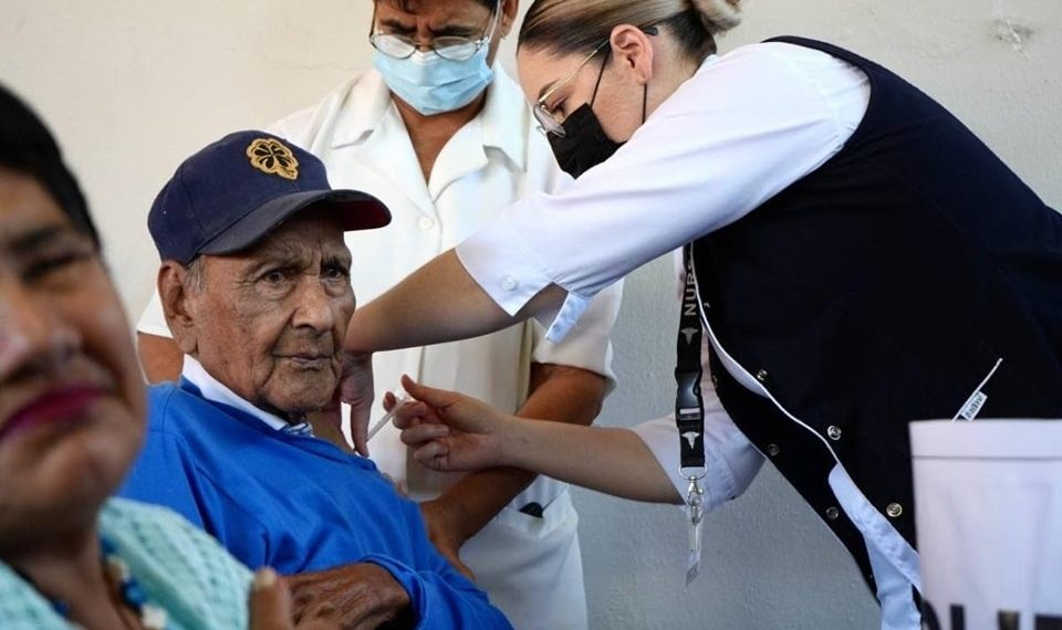 Salud Sonora invita a vacunarse contra influenza y covid-19