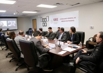 Lleva Gobernador Durazo jornadas de servicios del Registro Civil a sonorenses en Phoenix, Arizona