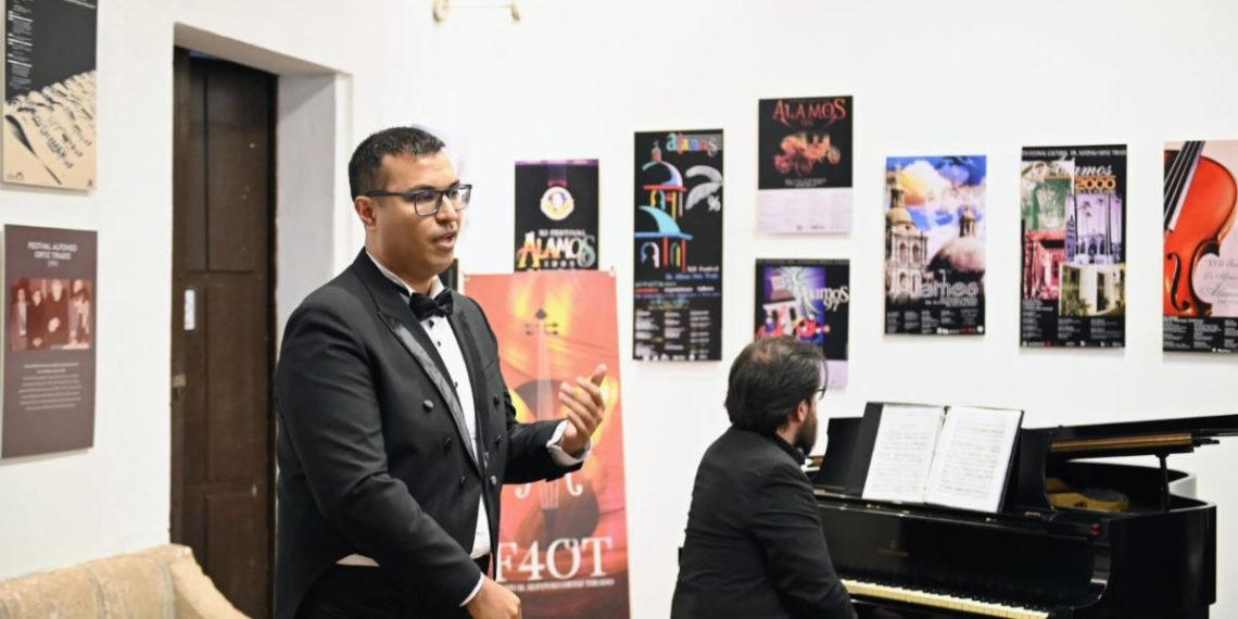 Julio Ortiz comparte su voz para rendir homenaje al doctor Alfonso Ortiz Tirado