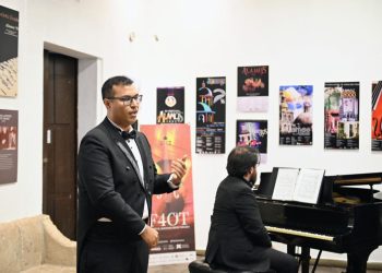 Julio Ortiz comparte su voz para rendir homenaje al doctor Alfonso Ortiz Tirado