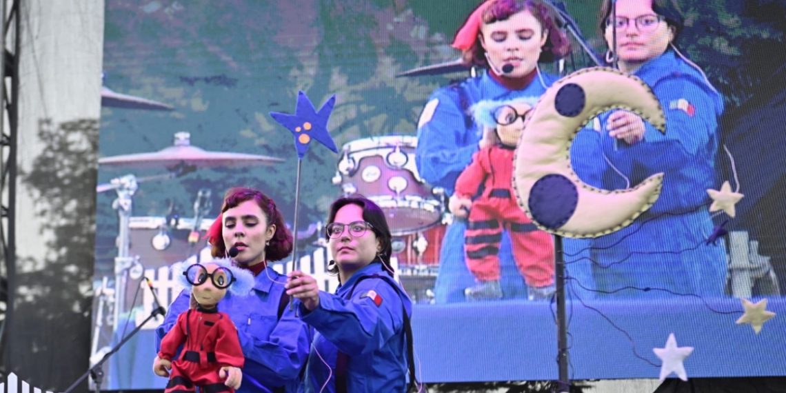 Teatro para los infantes en el FAOT 2025 con Lormiga Títeres