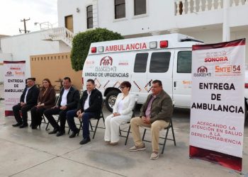 Gobierno de Sonora entrega ambulancias y cubre atención en regiones del estado