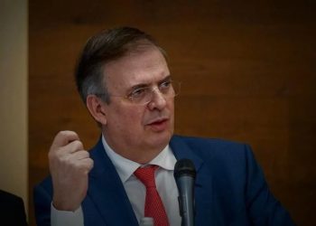 ‘Nadie se va ir de México’, afirma Ebrard sobre planes de GM