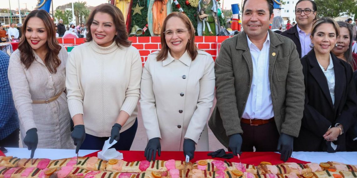 Participa Karla Córdova González en la entrega de rosca de reyes