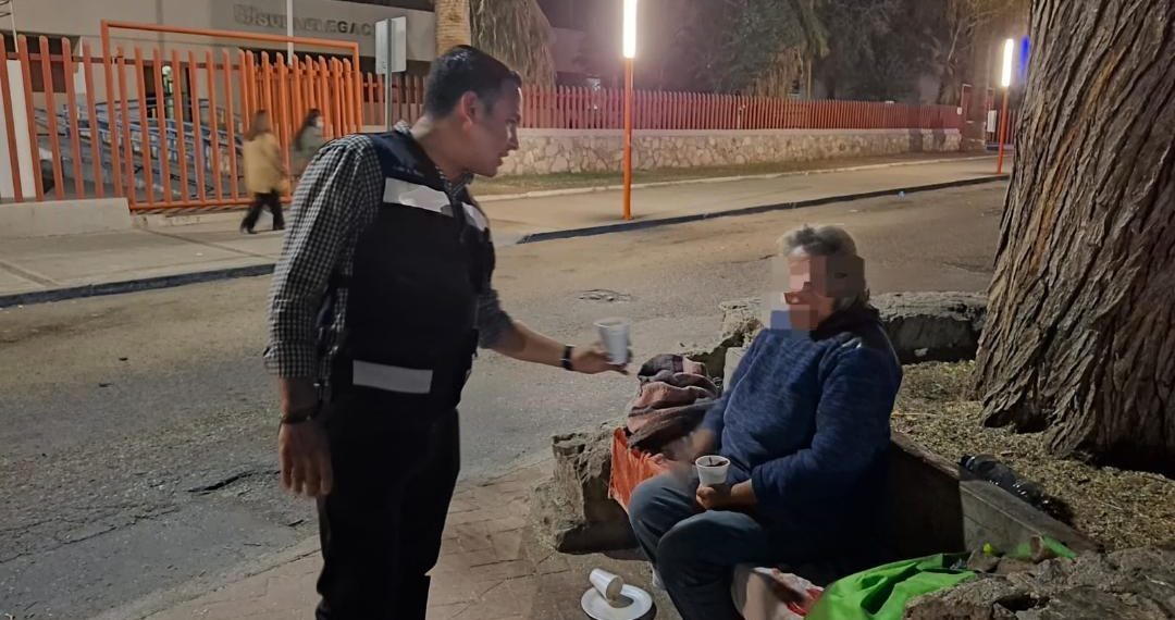 Mantiene albergues temporales Gobierno de Hermosillo para proteger a personas del frio en Hermosillo
