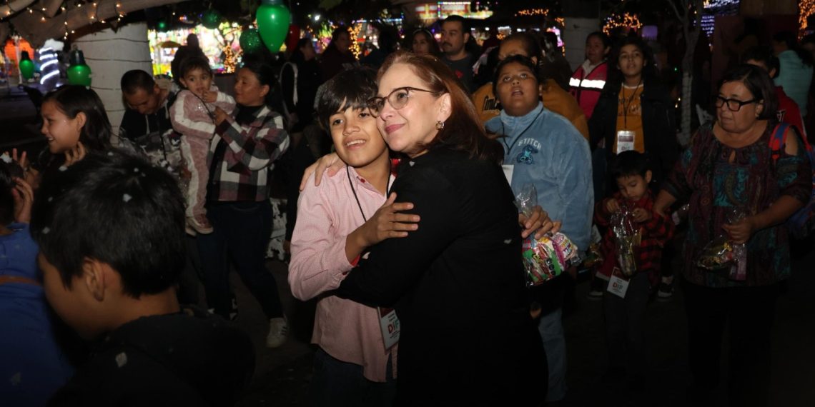 Reciben más de 73 mil niñas y niños en la villa navideña de Guaymas