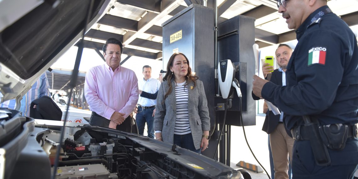 Reconocen alcaldes de Guanajuato y Colima eficiencia en el uso de energías limpias en Gobierno de Toño Astiazarán