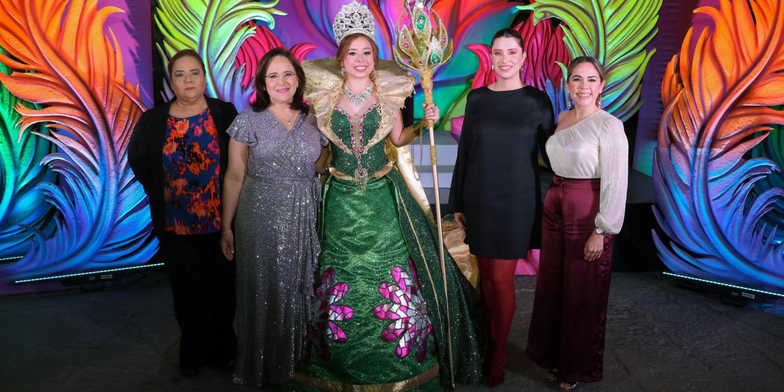 Celebra Ayuntamiento de Guaymas coronación y premiación de los Juegos Florales 2025