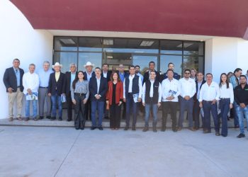 Alcalde de Cajeme acompaña a autoridades en inauguración de Maestría del ITVY