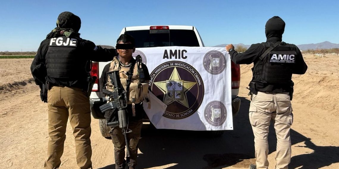 Captura AMIC a sujeto con armas tras enfrentamiento en Caborca