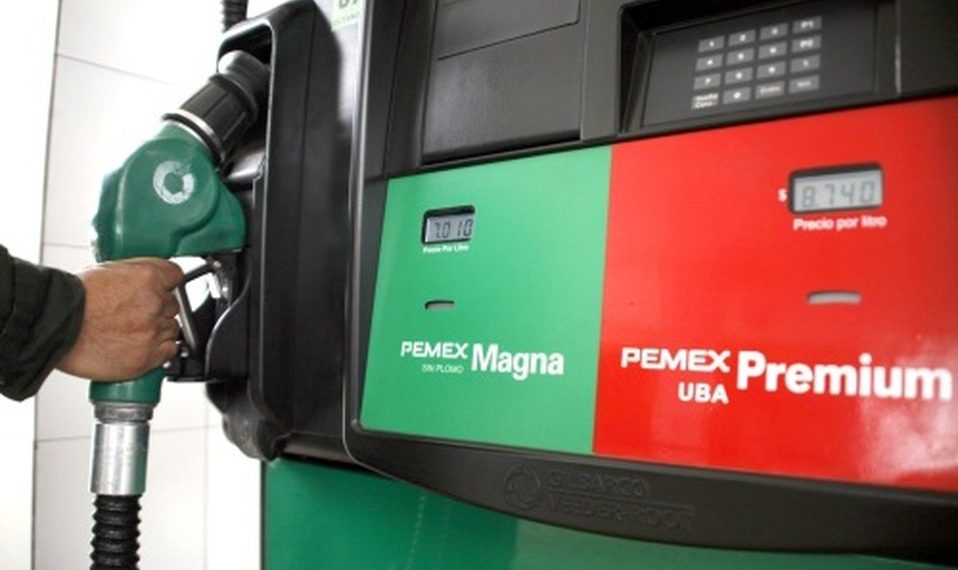 Negocian precio tope a gasolina en México
