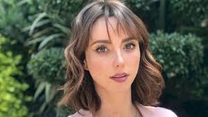 Natalia Téllez rompe en llanto al hablar sobre la salud de su padre