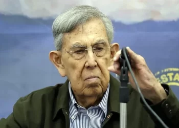 Votaré por jueces si logro entender boleta, dice Cárdenas