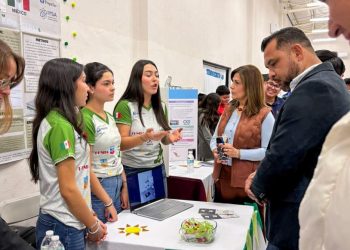 Destacan estudiantes de la UES en Feria Científica Álamos 2025