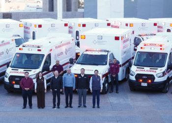 Gobernador Durazo entrega 12 ambulancias y fortalece atención de salud en Sonora