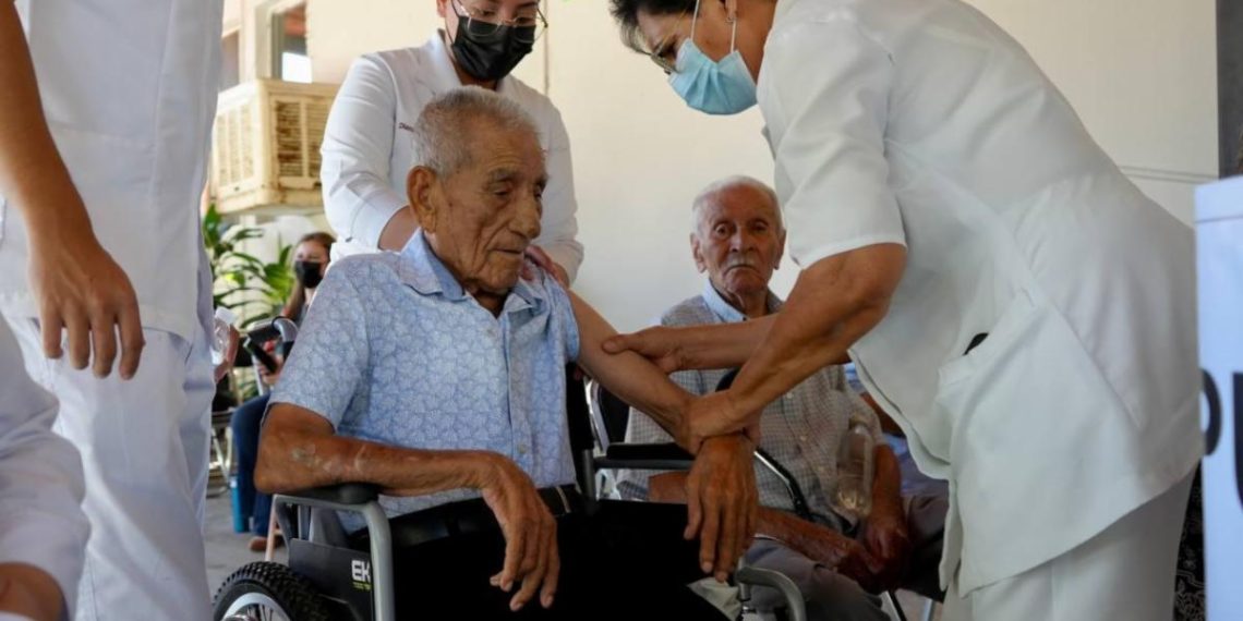 Salud Sonora informa que aún es tiempo de vacunarse contra influenza y covid-19