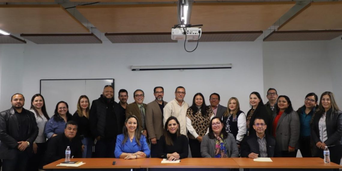 Presentan docentes de Creson Red de Investigación de Escuelas Normales