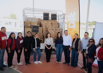 Apoyan Toño Astiazarán y Patty Ruibal educación con desayunos escolares en Miguel Alemán Y Kino