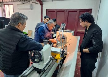 Capacita UES a docentes de ingenierías para el uso de nueva maquinaria especializada