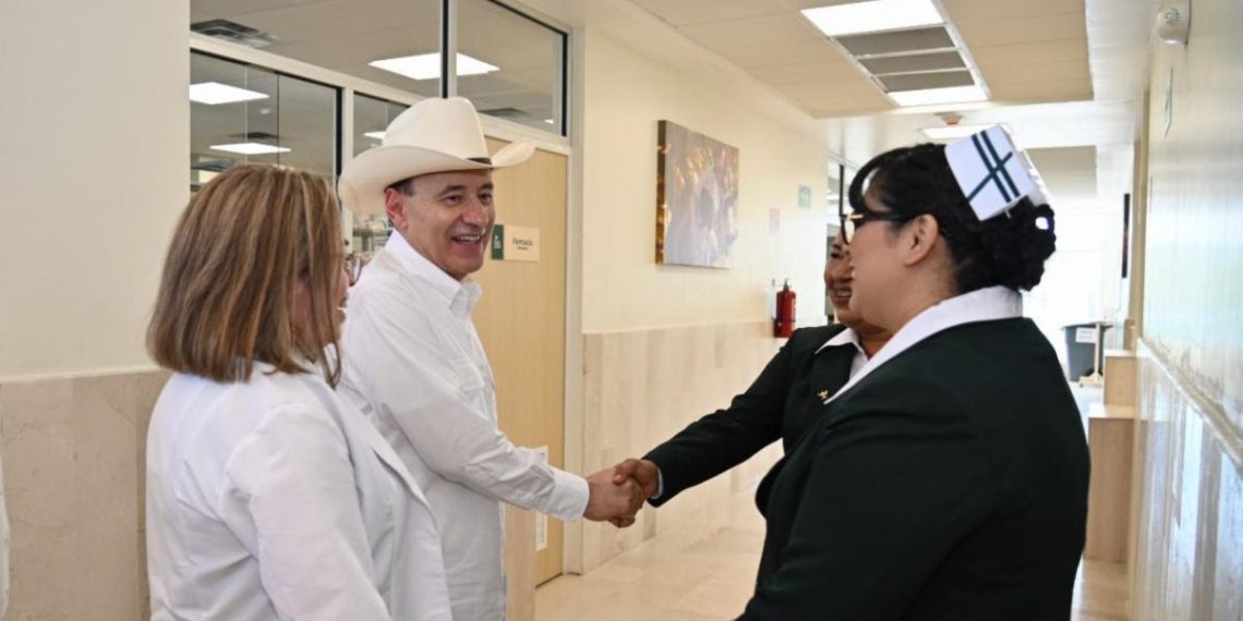 Logra Gobernador Durazo incremento del 30% al salario de médicos especialistas en Sonora