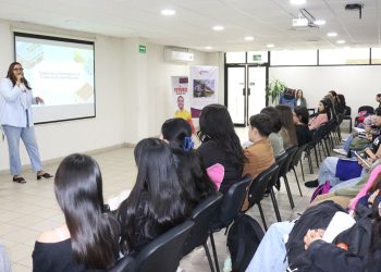 Se especializa alumnado de Itesca en comercio exterior y aduanas