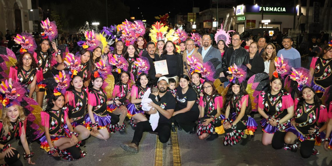 Concluye paseo de carros alegóricos y comparsas del Carnaval Guaymas 2025 ¡La fiesta es nuestra!