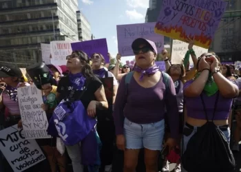 “No llegamos todas”: más de 200 mil mujeres marchan en CDMX y exigen justicia a Sheinbaum