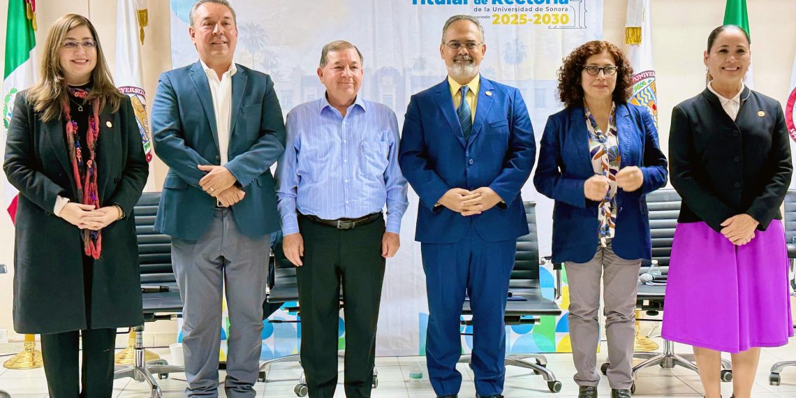 Se lleva a cabo el Foro con Aspirantes a la Rectoría en campus Santa Ana