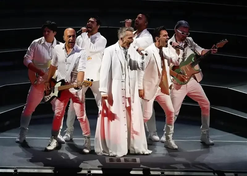 Regresa Bosé a México… con todo y sismo