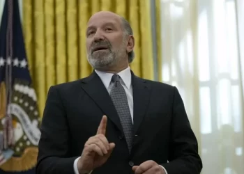 Aranceles van el martes, Trump negocia cuáles serán: Lutnick