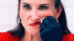 Demi Moore se libera con desnudez en ‘La Sustancia’