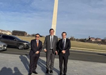 Llega Ebrard a Washington para abogar contra arancel a acero