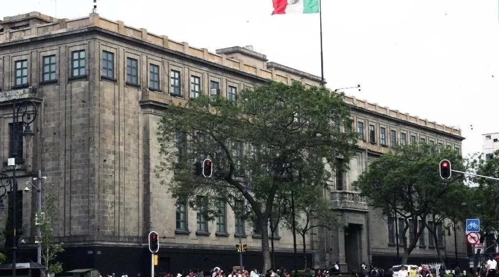 Confirma Corte multa millonaria a 7 bancos