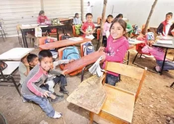 Presentan rezago educativo 13.4% de niñas y niños