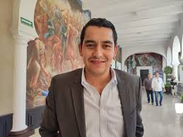 En Sinaloa despojan de su auto a secretario de Turismo y Economía de Sonora