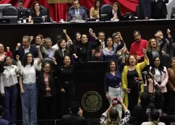 Avalan diputados prohibición de nepotismo hasta 2030