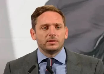 Adquieren medicinas con 13 mil mdp de sobrecosto