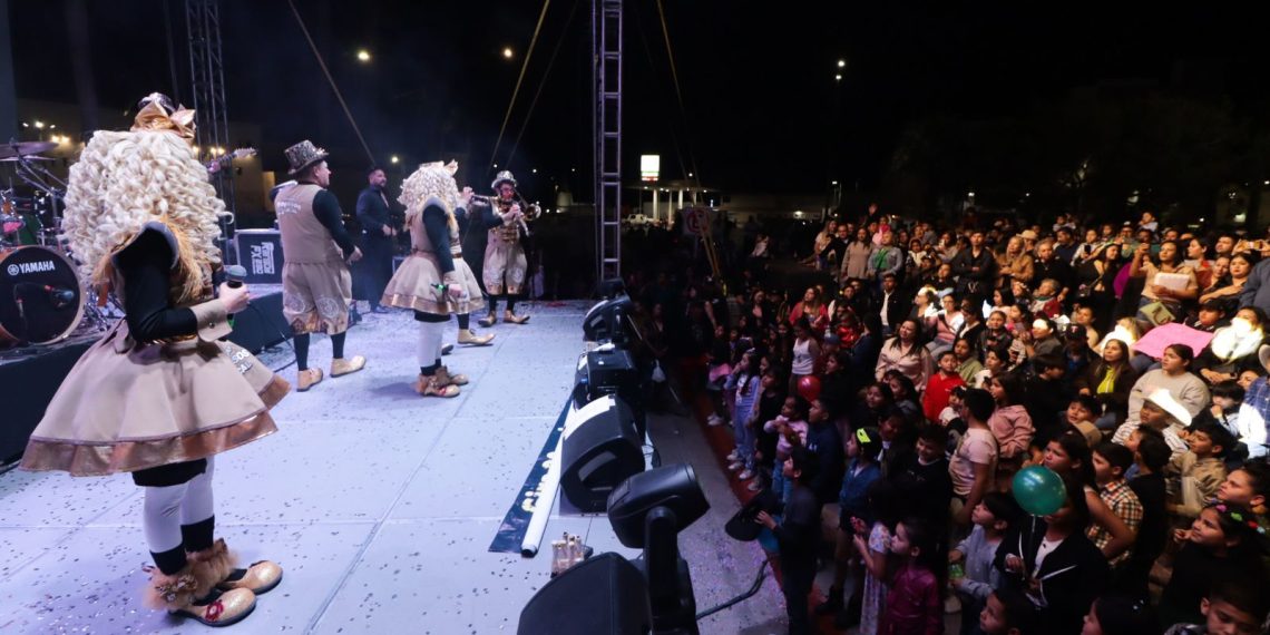 Gran presentación de grupo Payasos Musical en el Carnaval Guaymas 2025 ¡La fiesta es nuestra!