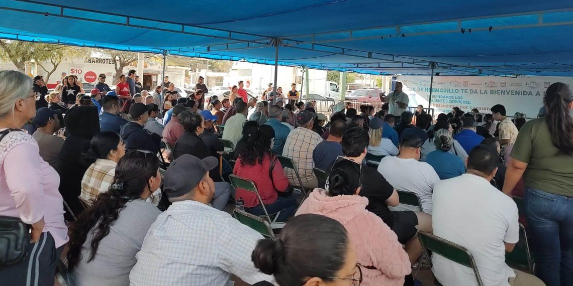 Atiende AGUAH a más de 300 usuarios en la Jornada de Regularización