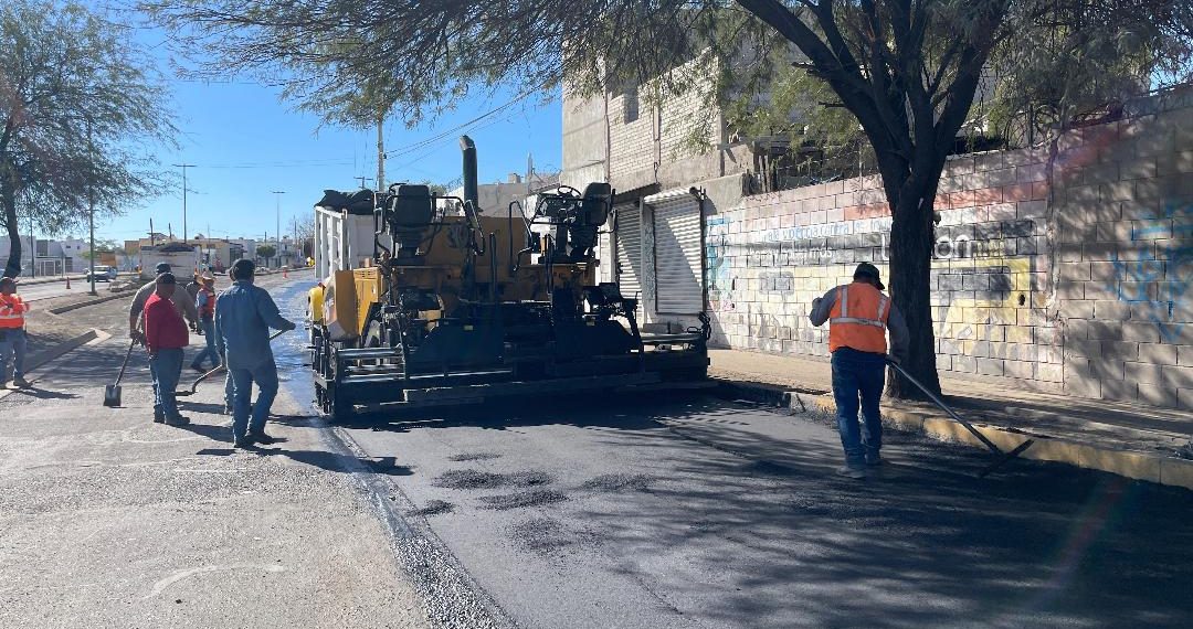 Refuerza Gobierno de Hermosillo mantenimiento de calles en el bulevar Las Lomas