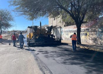 Refuerza Gobierno de Hermosillo mantenimiento de calles en el bulevar Las Lomas