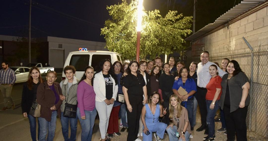 Ilumina Toño Astiazarán colonia Casa Bonita con programa Camina Segura